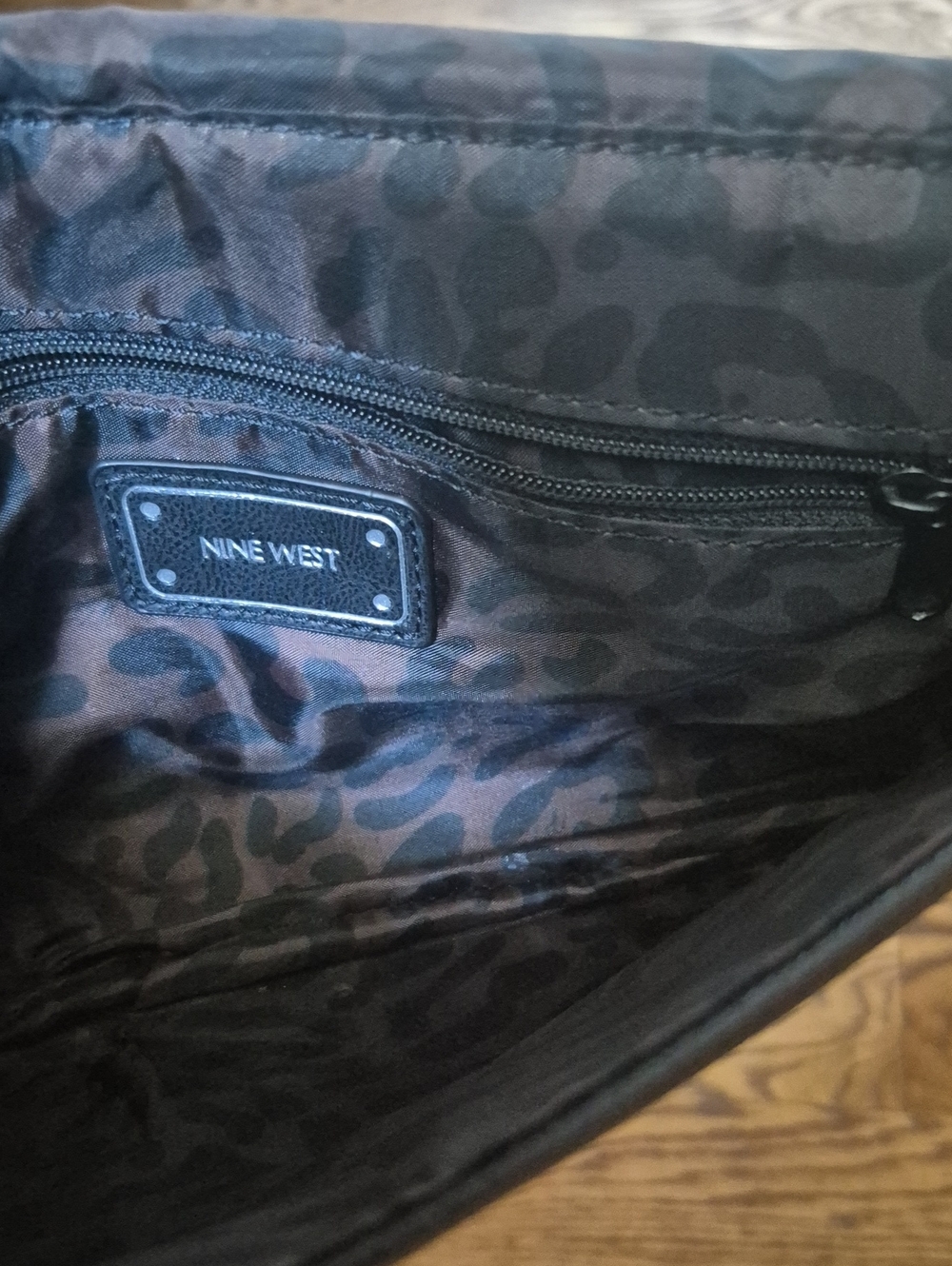 NWOT! Nine West Black Envelope Zip Clutch - Picture 6 of 6